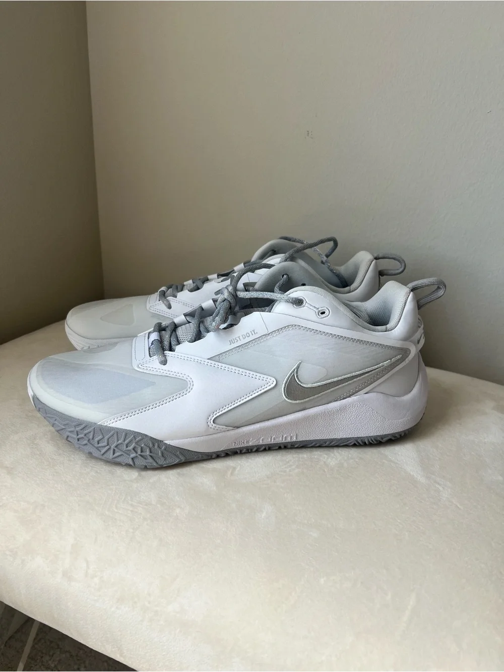 NIKE HyperAce 3 Unisex Volleyball Shoes Size 12.5 NWOT